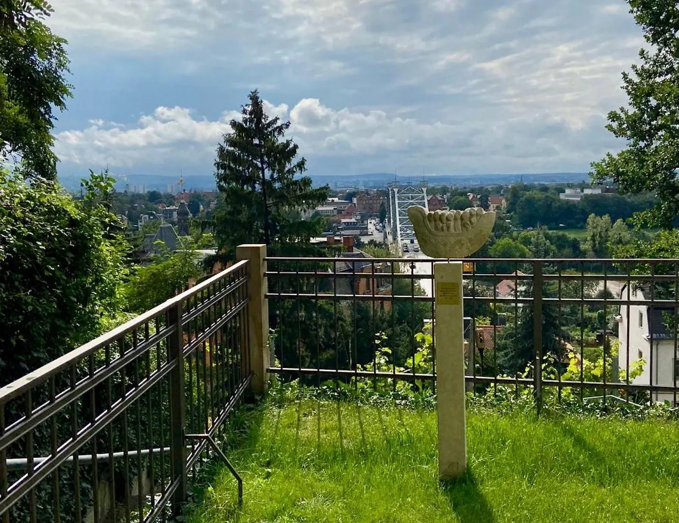 アパート Wundervolle Wohnung Im Elbhang Von Dresden Loschwitz ドイツ